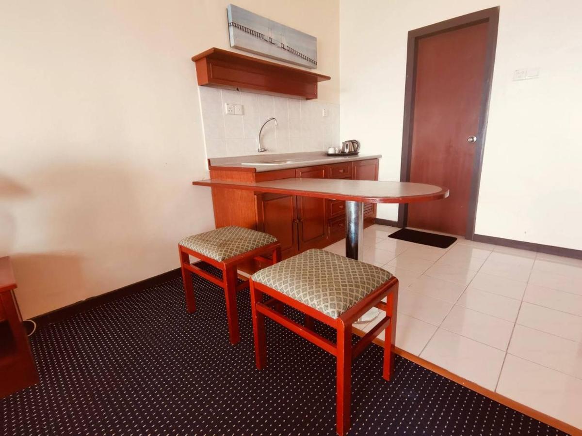 تانجونغ بونغاه Romantic Couple Suite + Beach-Front Balcony المظهر الخارجي الصورة