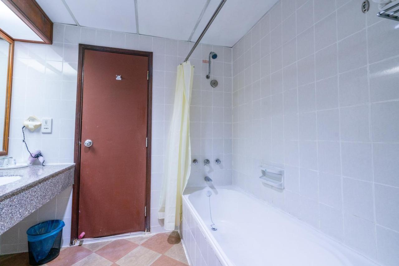 تانجونغ بونغاه Romantic Couple Suite + Beach-Front Balcony المظهر الخارجي الصورة