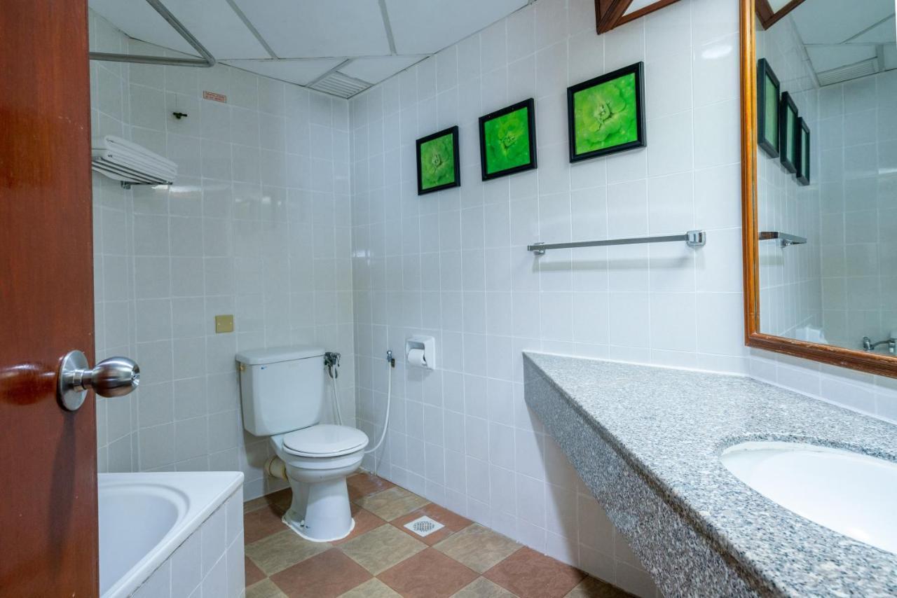 تانجونغ بونغاه Romantic Couple Suite + Beach-Front Balcony المظهر الخارجي الصورة