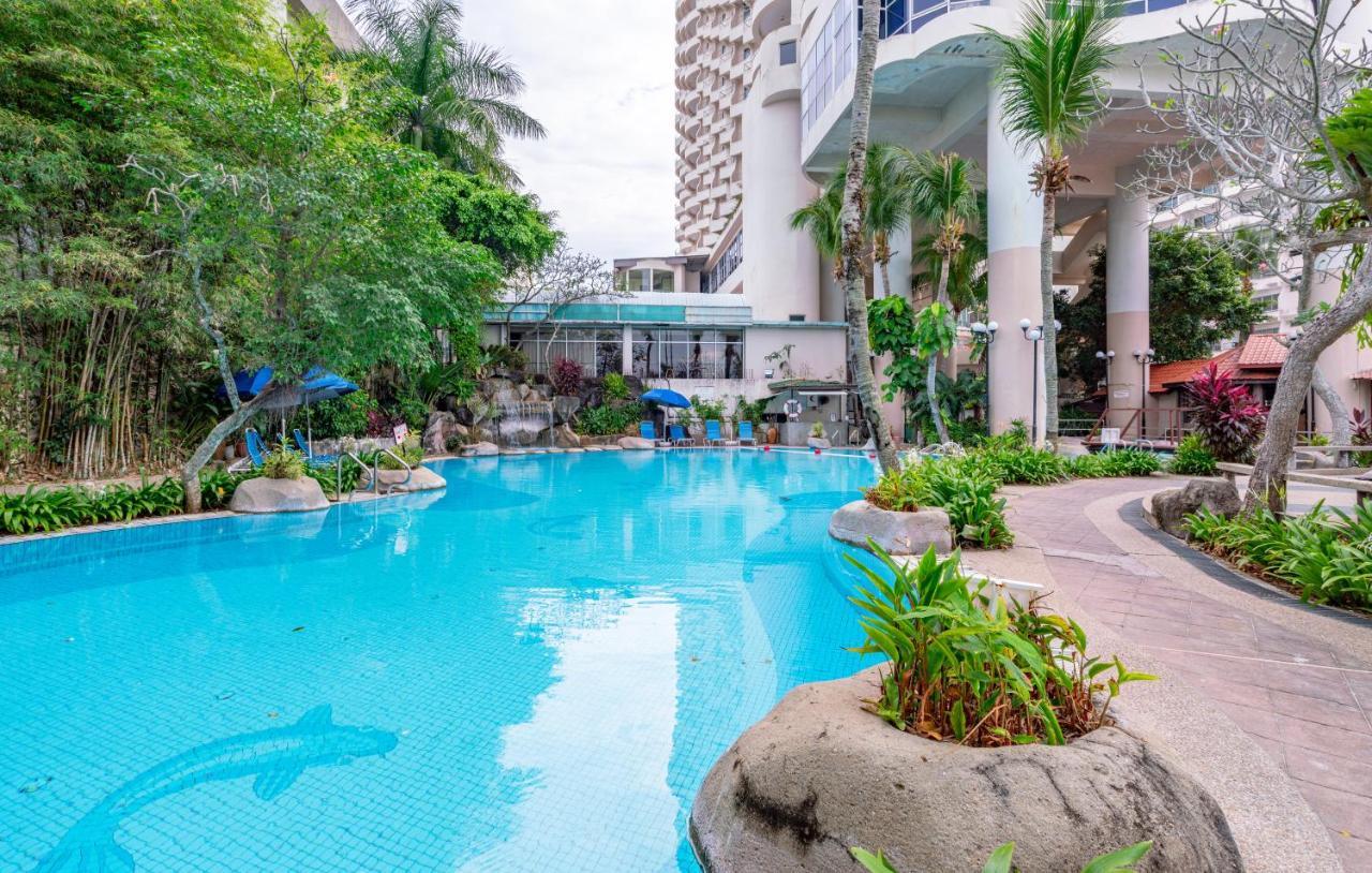 تانجونغ بونغاه Romantic Couple Suite + Beach-Front Balcony المظهر الخارجي الصورة